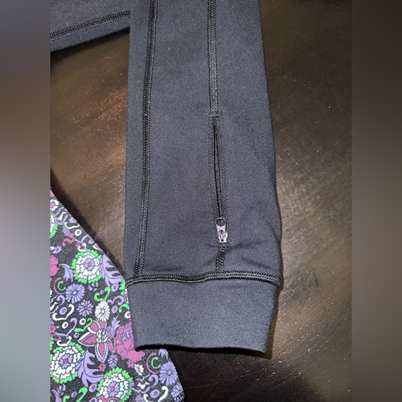 Lululemon Long Sleeved Jacket Size 10 - Picture 5 of 11